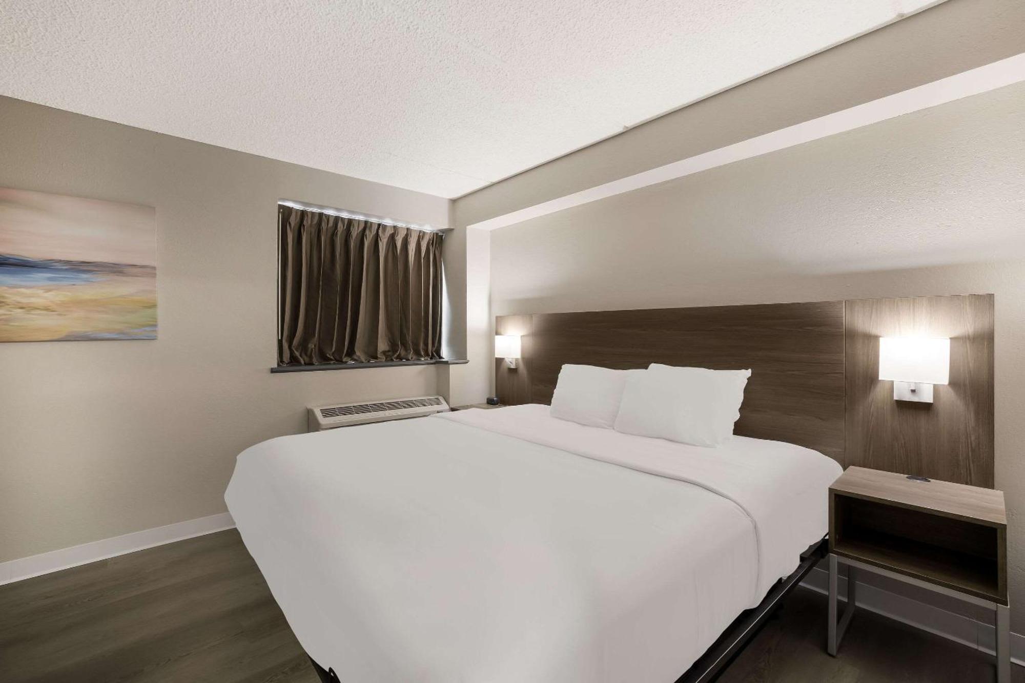 Suburban Studios Milwaukee Airport Экстерьер фото