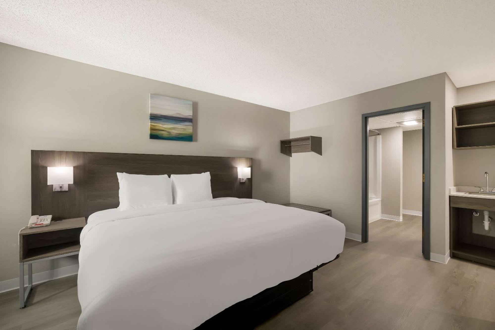 Suburban Studios Milwaukee Airport Экстерьер фото